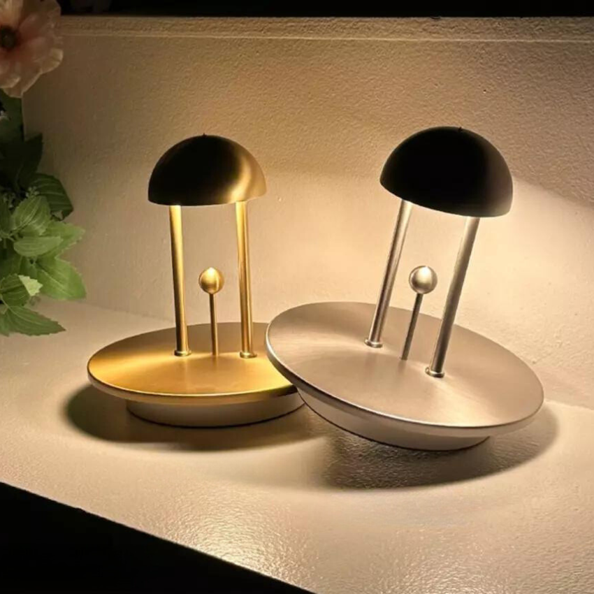 Gesture-controlled cordless table lamp with warm white dimmable light and 18-hour battery 3