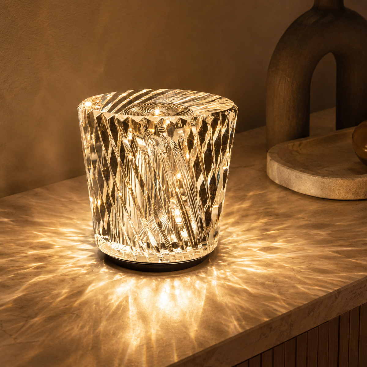 Crystal-cut USB rechargeable table lamp for bars and cafes. 4