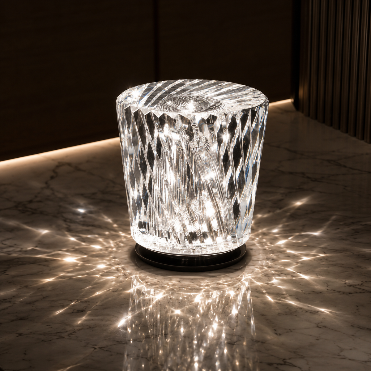 Crystal-cut USB rechargeable table lamp for bars and cafes. 6